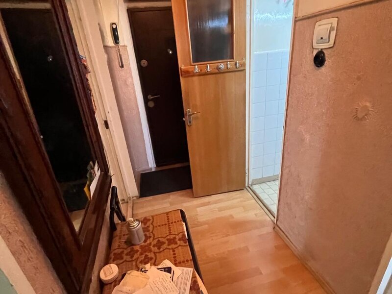 Titan, 5 minute metrou Costin Georgian, Piata Minis,